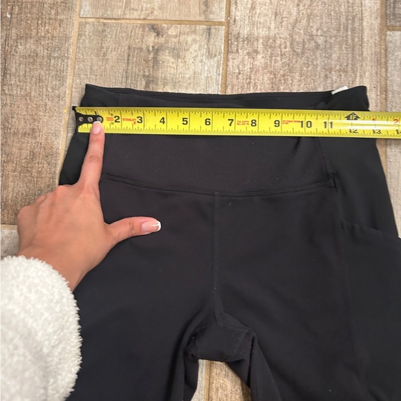 ATHLETA Excursion Hybrid Ribbed 9 Inch Bike Shorts Sz S Black Hiking - Picture 8 of 10